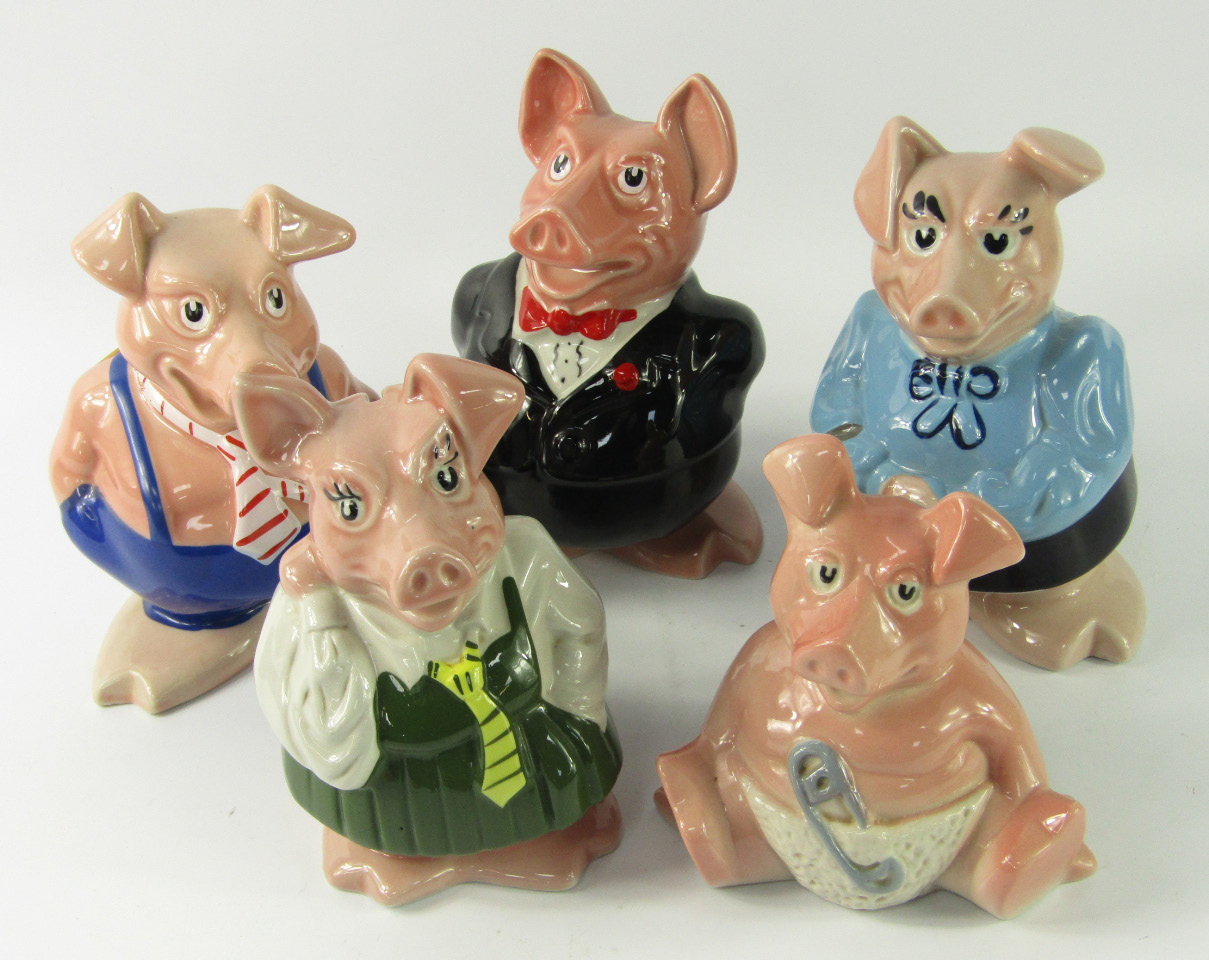 Appraisal: A graduated set of five Wade Nat West piggy banks