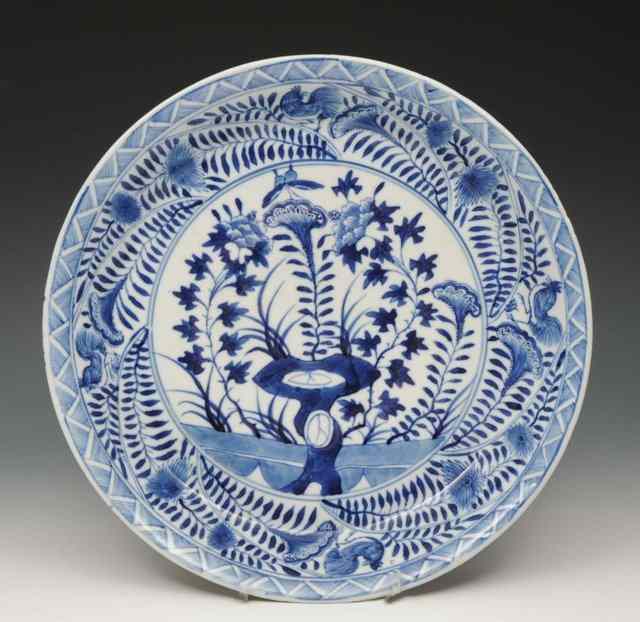 Appraisal: A CHINESE BLUE AND WHITE SHALLOW DISH with central rockwork