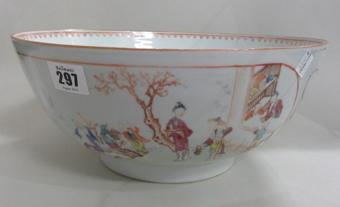 Appraisal: A Chinese export mandarin palette bowl Qianlong painted with figurative