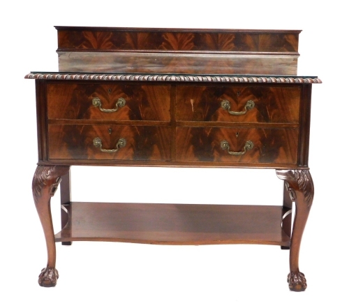 Appraisal: An early thC walnut dressing table of two short and