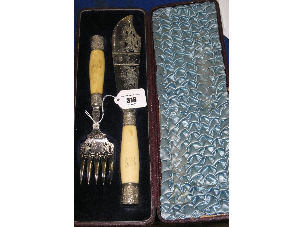 Appraisal: Cased pair of fish servers