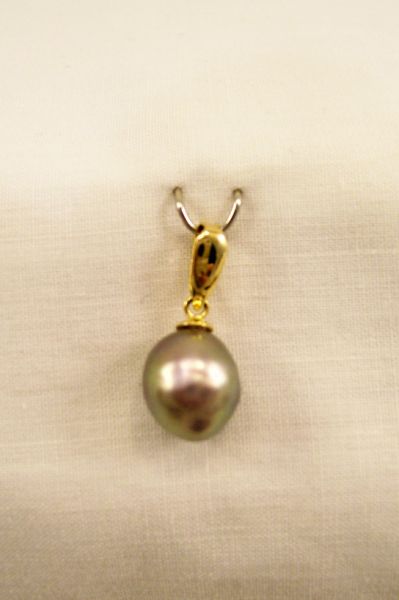 Appraisal: kt Grey Pearl Pendant