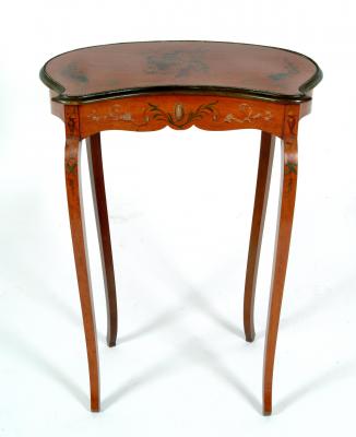 Appraisal: AN EDWARDIAN SATINWOOD OCCASIONAL TABLE of kidney form the moulded