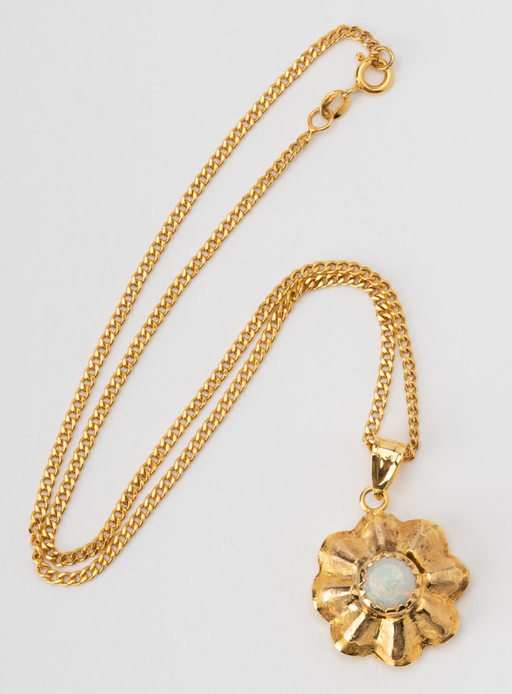 Appraisal: KARAT YELLOW GOLD OPAL PENDANT NECKLACEconsisting of one karat chain