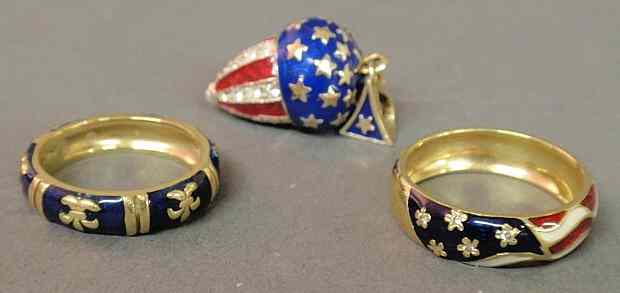 Appraisal: Ladies k yg Hidalgo band with red white and blue