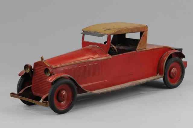 Appraisal: TURNER PACKARD ROADSTER C pressed steel painted in deep red