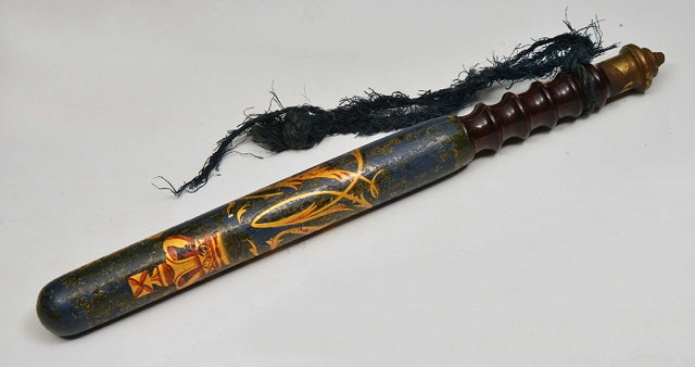 Appraisal: AN EARLY VICTORIAN PAINTED WOODEN TRUNCHEON with royal cypher and