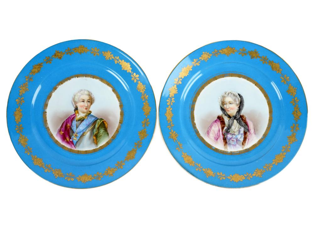 Appraisal: PAIR OF SEVRES-STYLE PORCELAIN CABINET PLATESeach marked to underside one