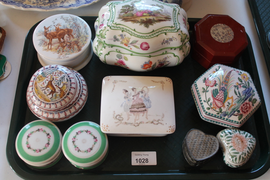 Appraisal: A Continental porcelain trinket box and other boxes