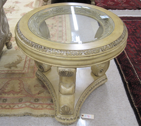 Appraisal: TRADITIONAL CLASSICS LAMP TABLE Schnadig Furniture Co with inset round