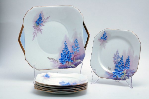 Appraisal: Shelley dessert set of tray and six plates square with