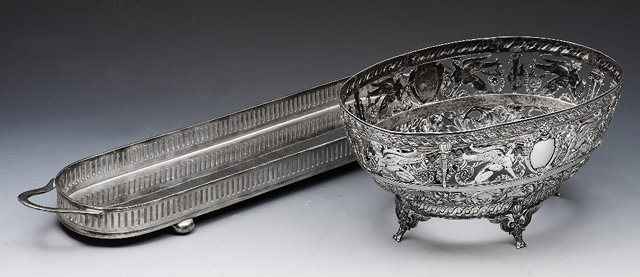 Appraisal: A CONTINENTAL GRADE SILVER BASKET with pierced and chased decoration