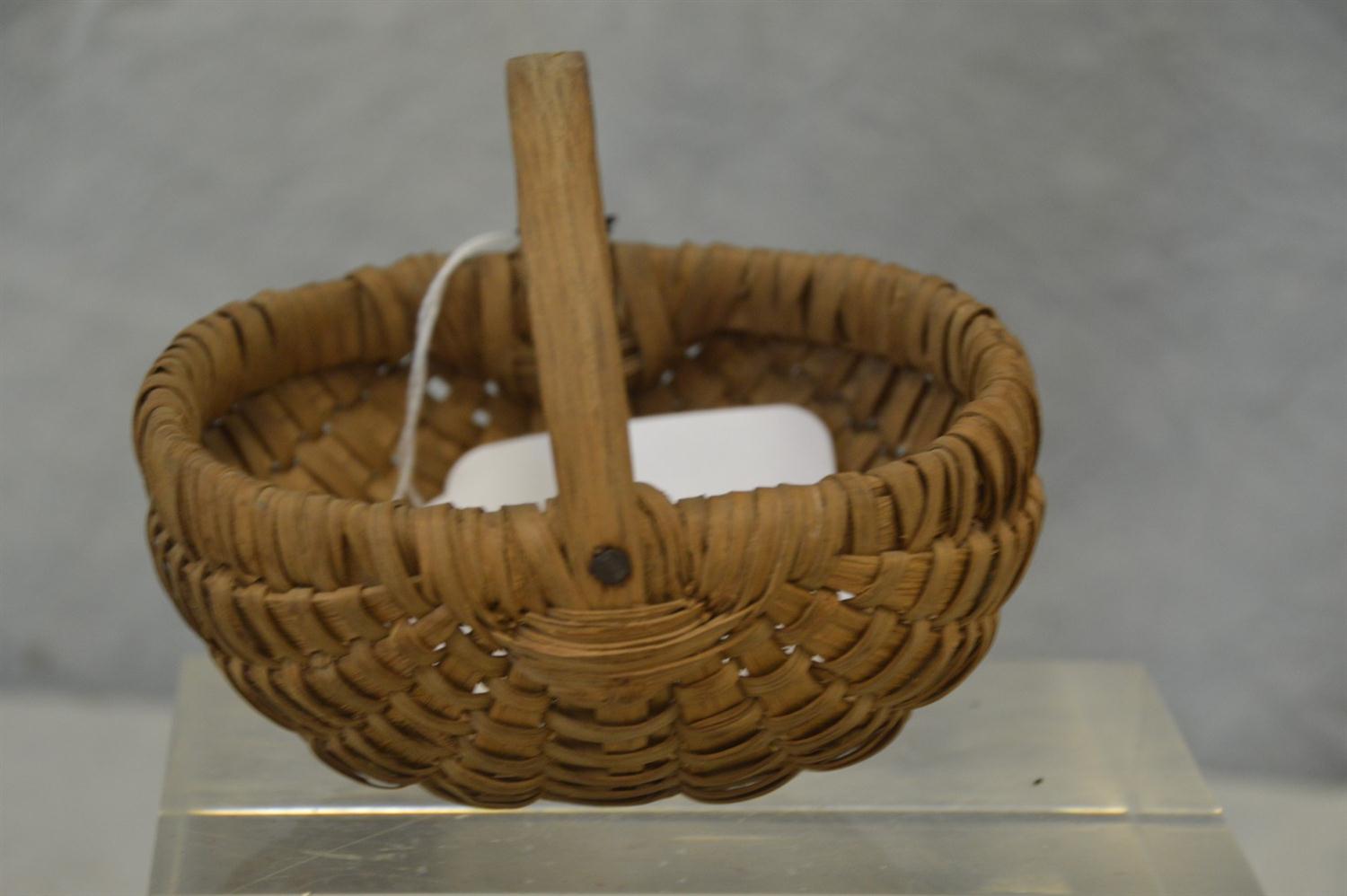 Appraisal: Miniature round bottom oak splint basket great size - l