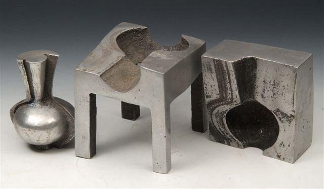 Appraisal: JONATHAN CLARKE b - Aluminium sculpture in three sections signed