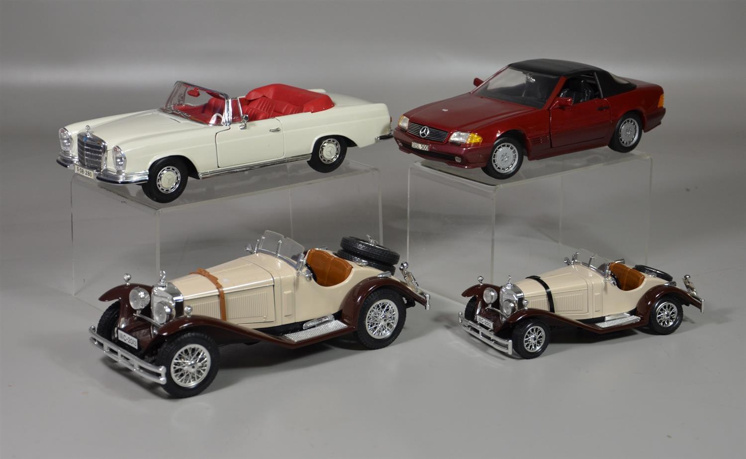 Appraisal: Mercedes Benz scale model cars Revell SL scale Maisto SE