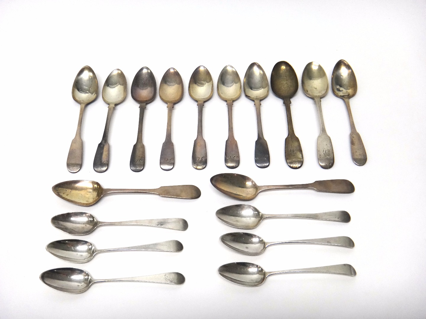 Appraisal: A set of six Scottish silver fiddle pattern teaspoons Glasgow