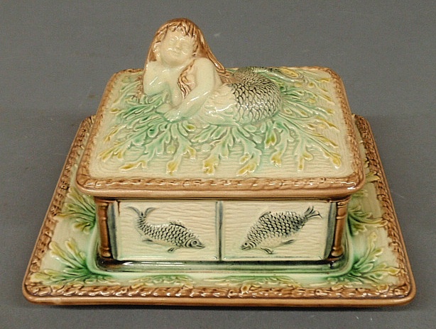 Appraisal: - English Majolica sardine box c the cover with a