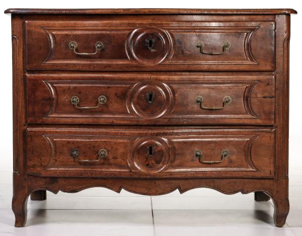 Appraisal: A FINE LOUIS XV PERIOD THREE DRAWER COMMODE C The