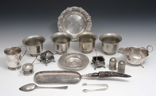 Appraisal: A small collection of miscellaneous silver and plated waresincluding a