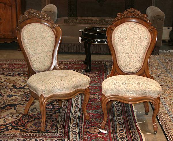 Appraisal: A pair of American Victorian rosewood side chairs possibly Belter