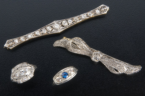 Appraisal: Art Deco diamond jewelry Traub k bar pin with thirteen