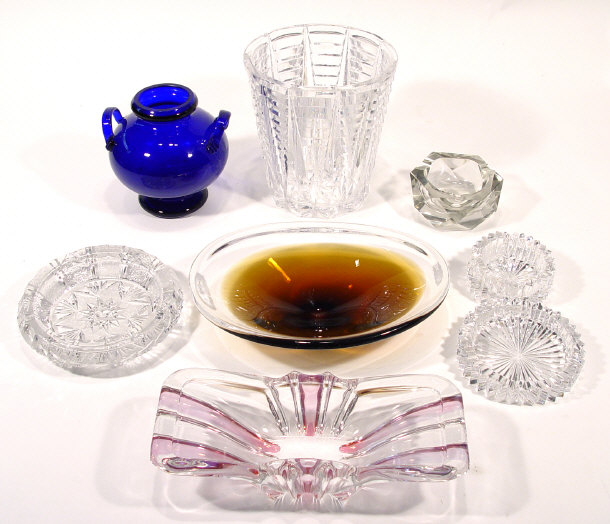 Appraisal: Group of glassware including a good quality cut glass vase