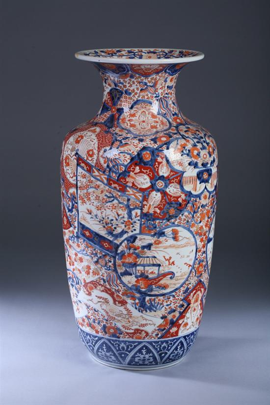 Appraisal: JAPANESE IMARI PORCELAIN PALACE-SIZE VASE Flaring lip - in high