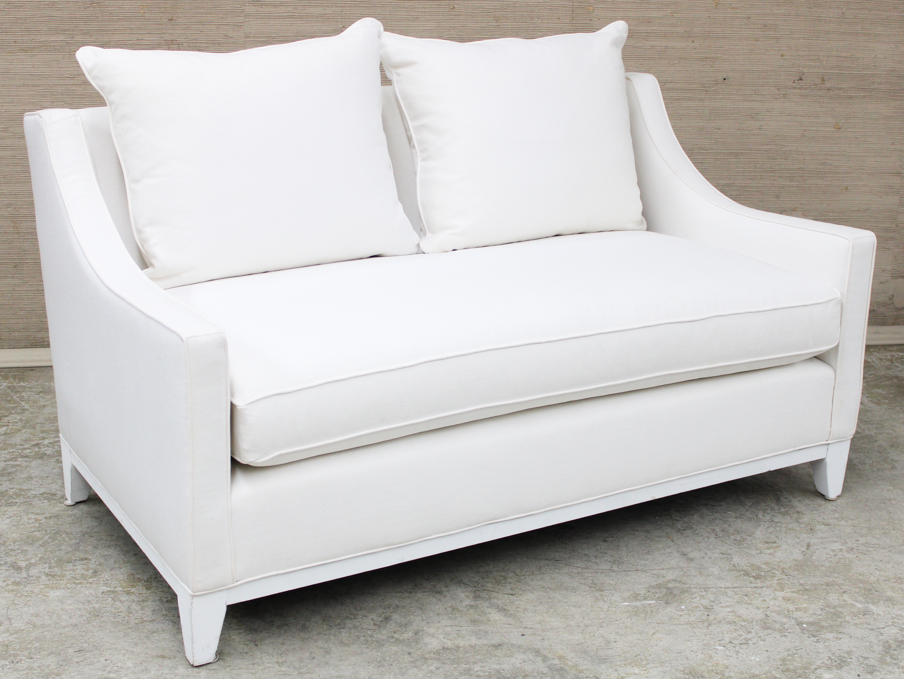 Appraisal: WILLIAMS SONOMA Upholstered white linen loveseat by Williams Sonoma H