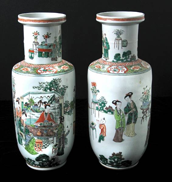 Appraisal: A pair of Chinese 'famille vert' enameled porcelain rouleau vases