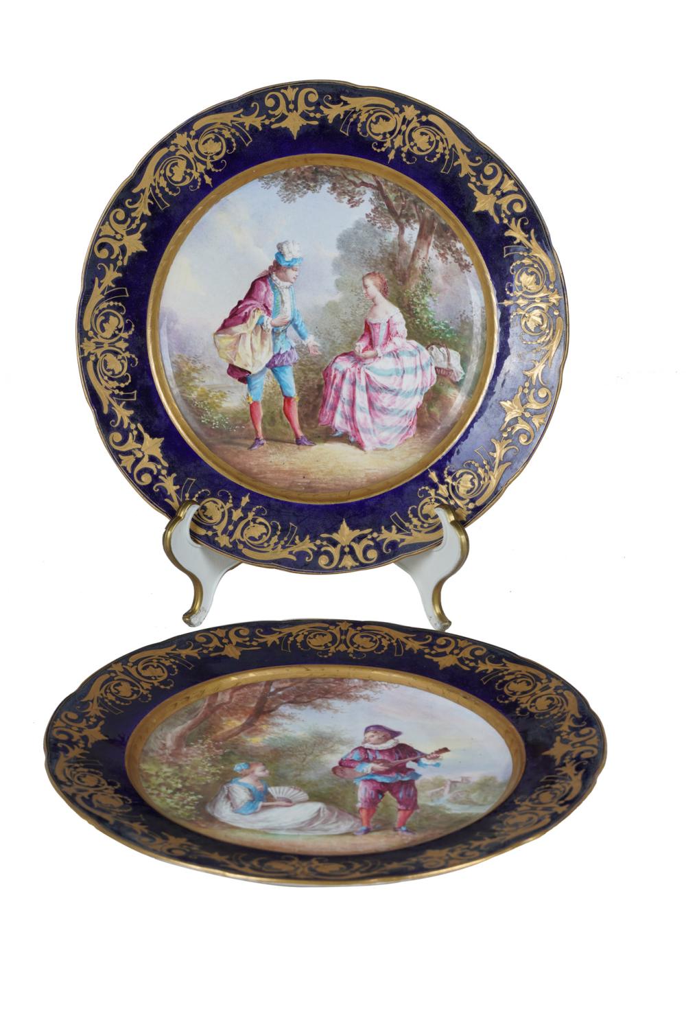 Appraisal: PAIR OF SEVRES STYLE PORCELAIN CABINET PLATESCondition with wear to