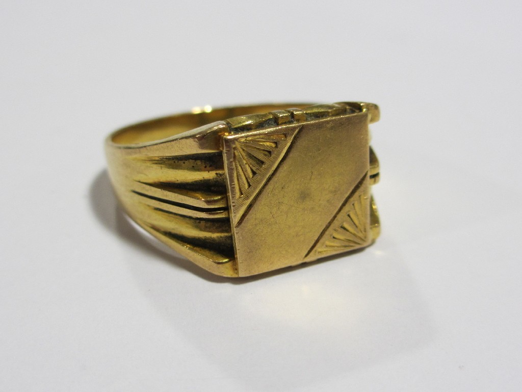 Appraisal: A gents ct gold signet ring Approximately gms