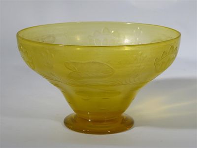 Appraisal: A Webb cut and etched yellow glass bowl decorated with