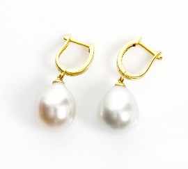 Appraisal: A pair of ct gold mm cultured South Sea pearl