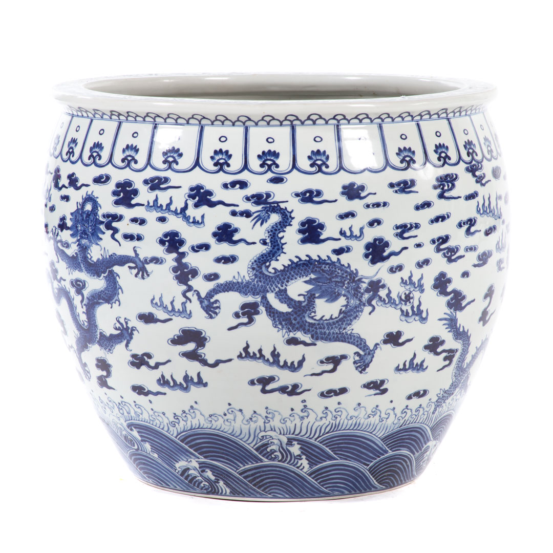 Appraisal: Chinese Export blue and white jardiniere th century dragon ocean