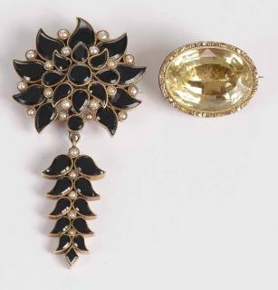 Appraisal: Two Antique Brooches one with oval faceted stone tested kt