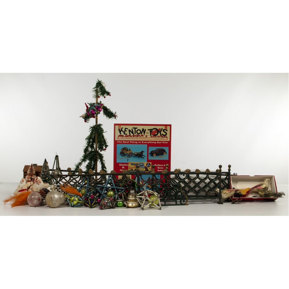 Appraisal: KENTON FENCING AND CHRISTMAS OBJECT ASSORTMENTApproximately items including segments of