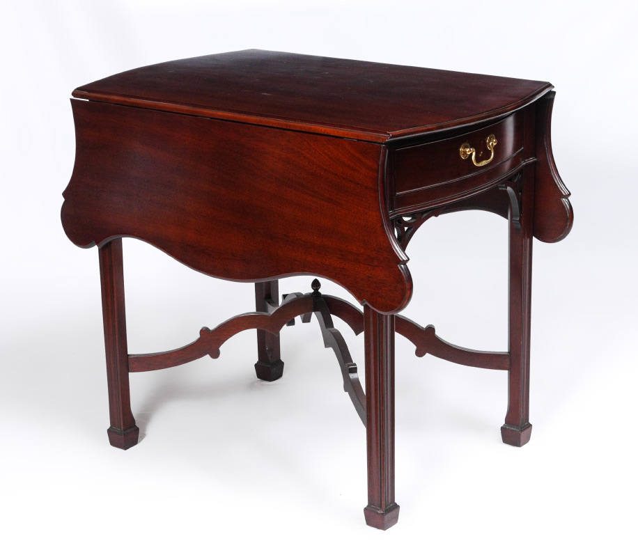 Appraisal: KINDEL WINTERTHUR COLLECTION MAHOGANY DROP LEAF TABLE Double drop leaves