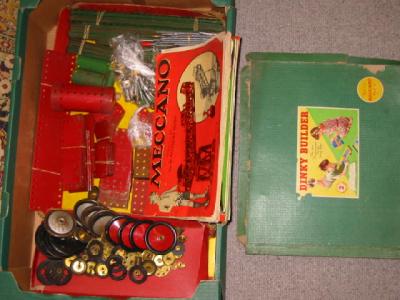 Appraisal: A quantity of red and green Meccano equivalent to a