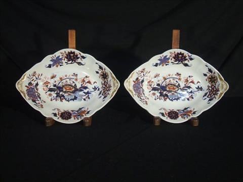 Appraisal: PAIR OF IMARI SPODE 'NEW STONE' IRONSTONE OVAL DISHES Circa