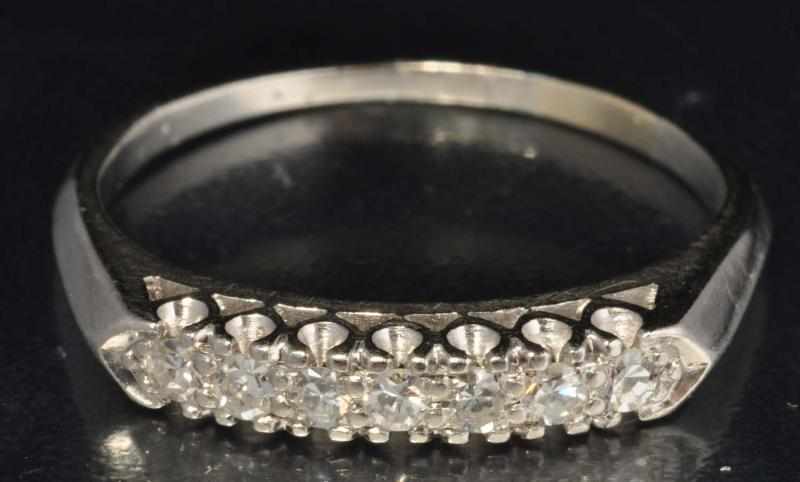 Appraisal: Platinum Diamond Ring Description Diamonds ctw Condition Excellent