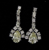 Appraisal: Lady's Teardrop Ginger Ale Diamond Pendant Earrings The earrings have