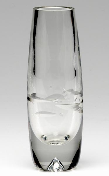 Appraisal: ERKKI VESANTO FINLAND Clear glass vase etched with fish Small