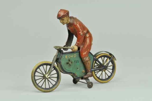 Appraisal: LEHMANN ECHO CYCLIST Germany lithographed tin green version well detailed