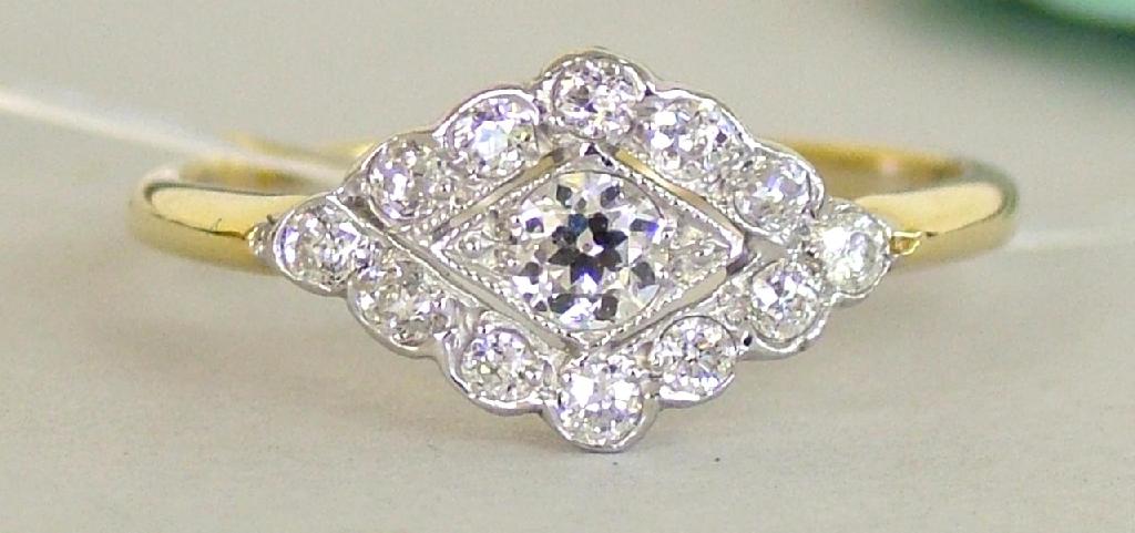 Appraisal: ct diamond cluster lozenge set ring