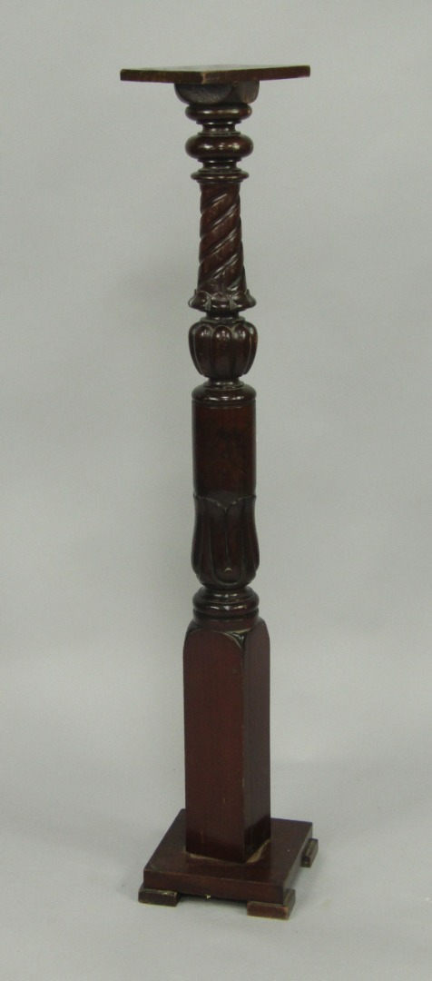 Appraisal: A mahogany jardiniere stand the square top raised on a