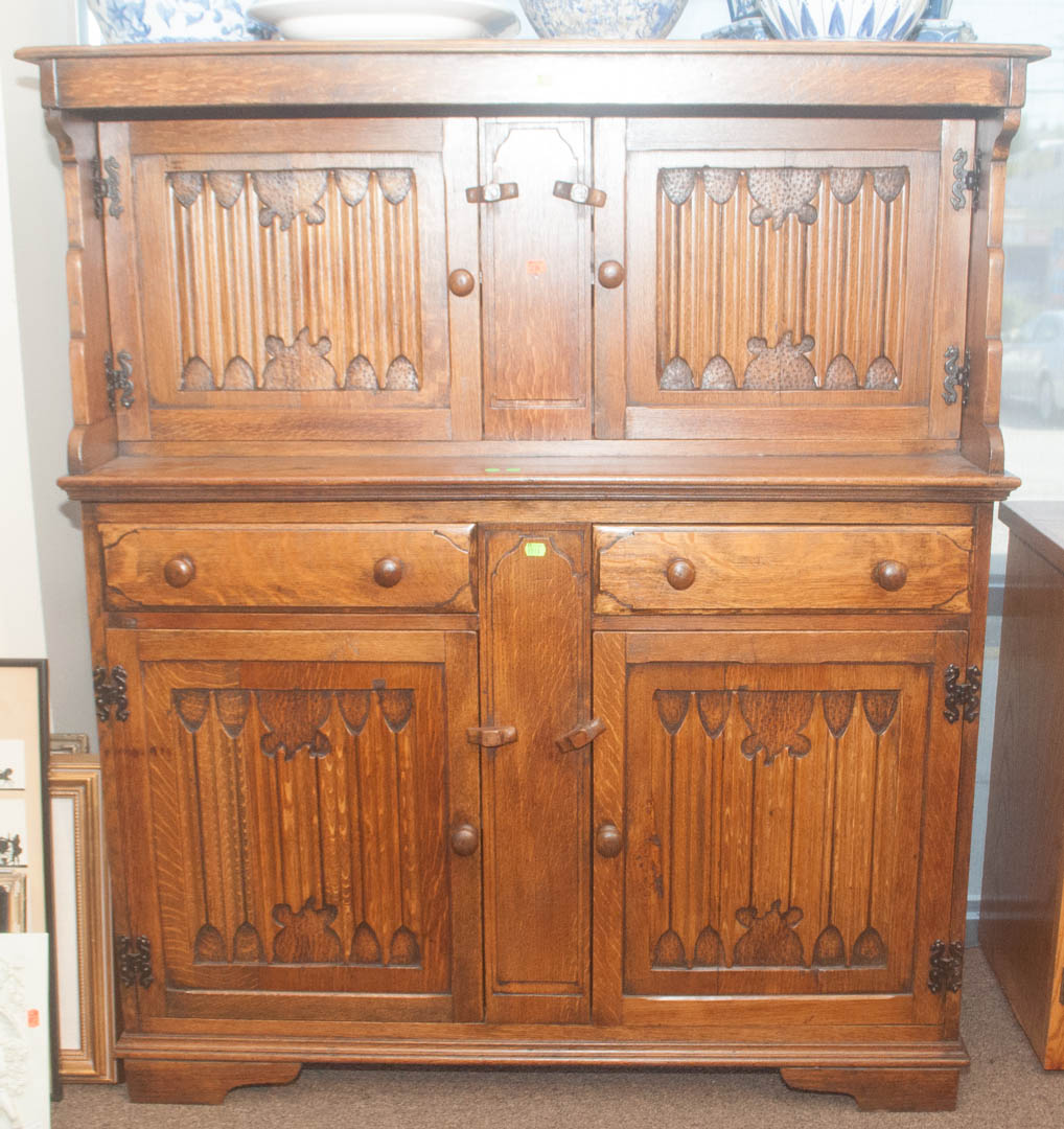 Appraisal: Two-part oak hutch Undernumber