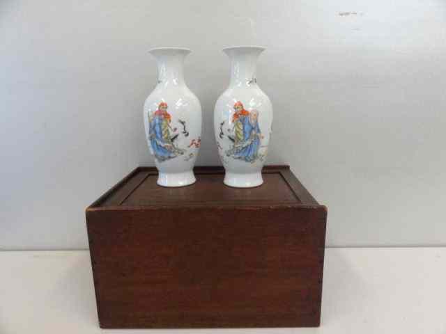 Appraisal: Pair of Chinese Porcelain Vases in Fitted Box A magnificent