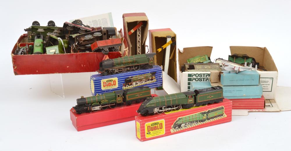 Appraisal: COLLECTION OF HORNBY ROLLING STOCK LOCOS AND TENDERS INCLUDING BOXED