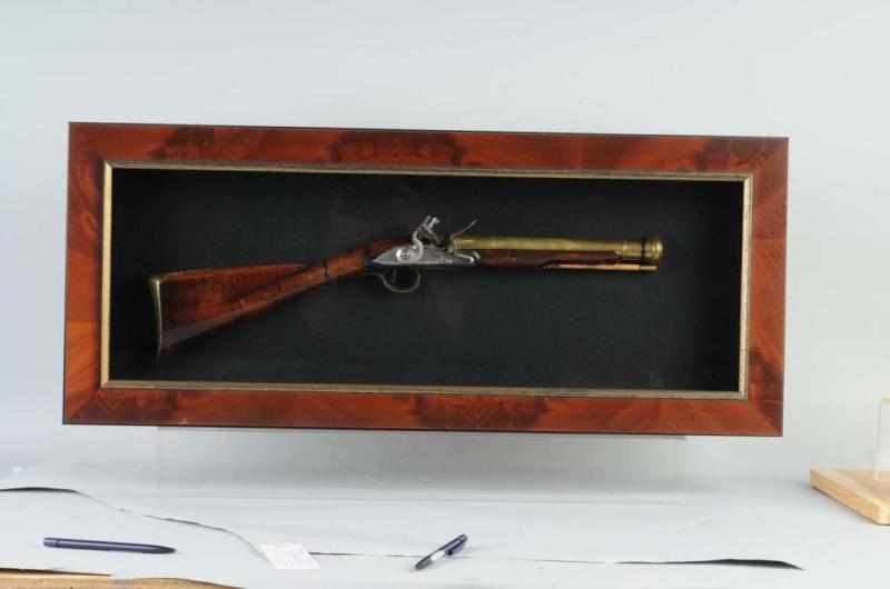 Appraisal: Rare Boy's Brass Barrel Blunderbuss Description Circa to This petite