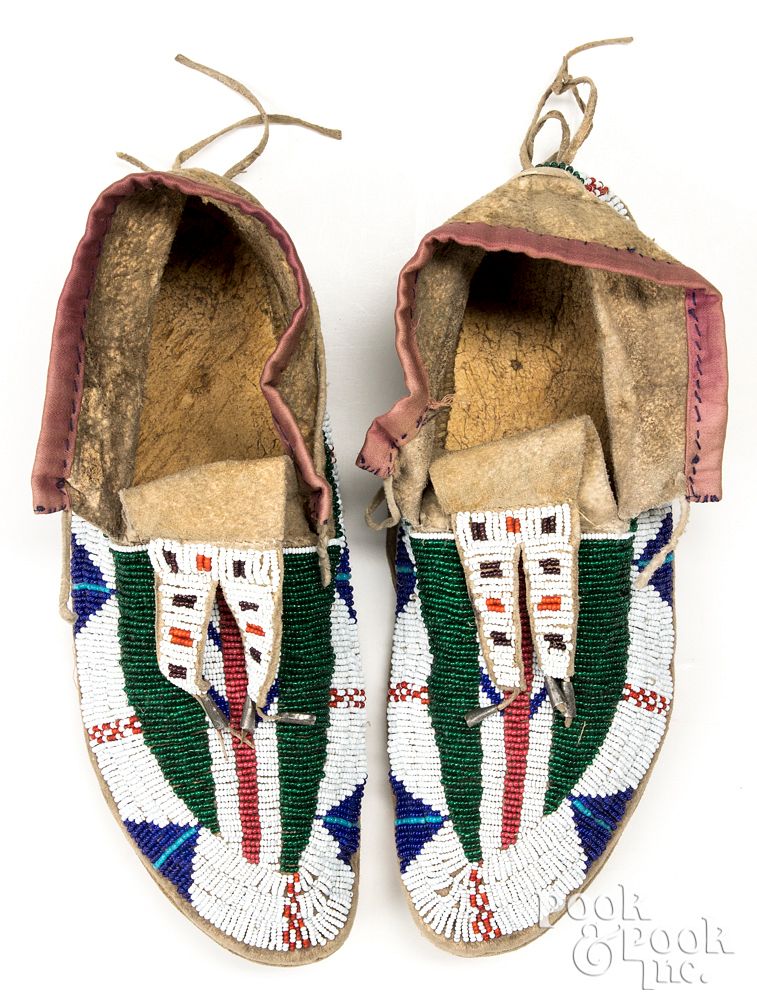 Appraisal: Pair of Native American Indian beaded moccasins Pair of Native